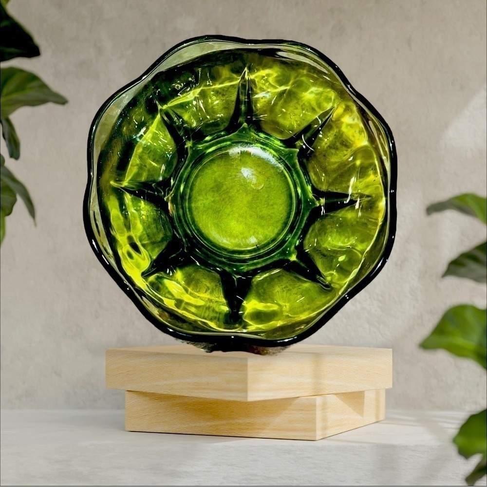 Anchor Hocking  70s Vintage Green Glass Scalloped Flower Bowl 4.5"